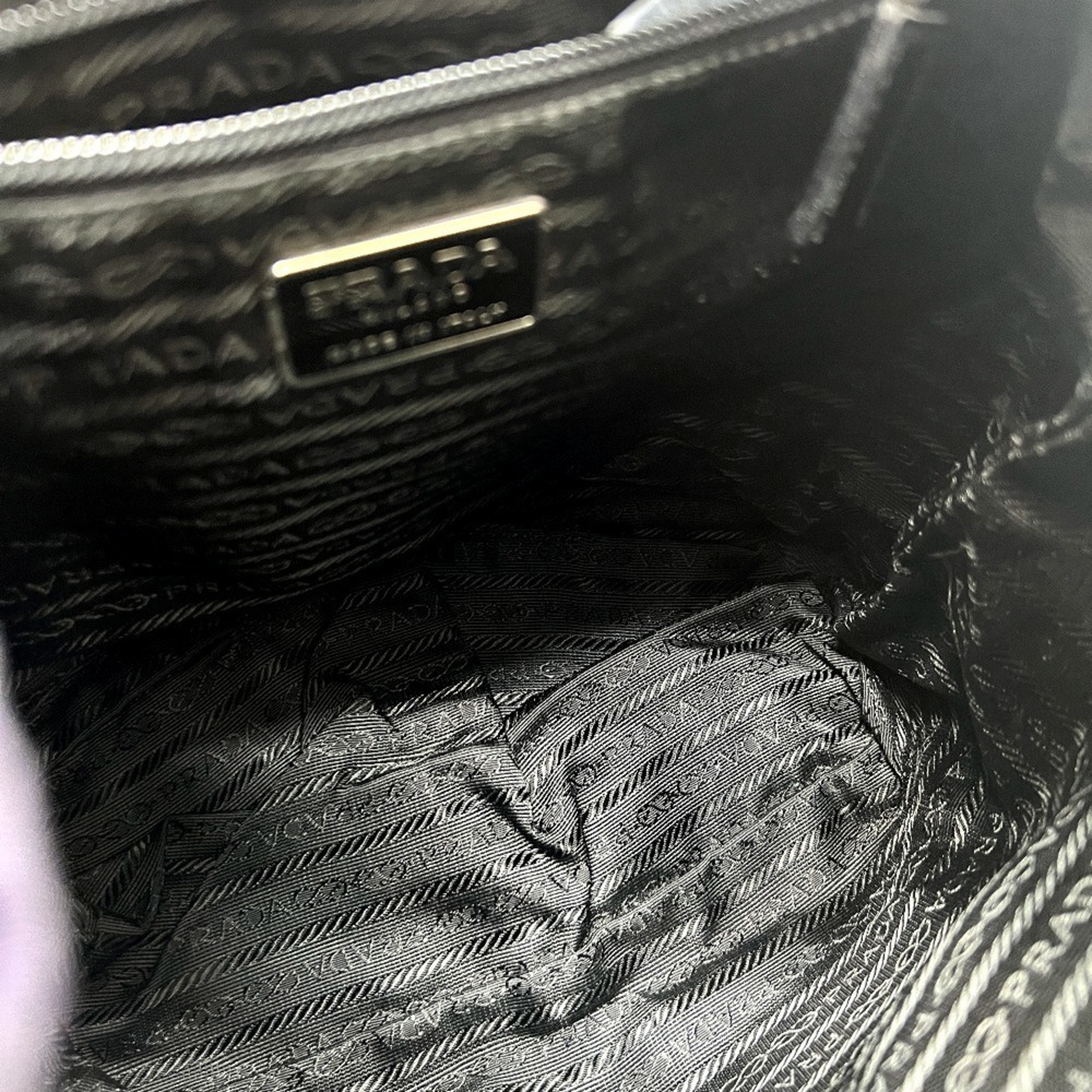 PRADA Bag - Picture 12 of 16
